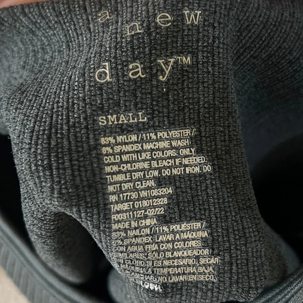A new day dark green tank - Picture 3 of 3